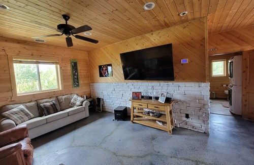 Nashua Cabin | Missouri River Fishing and Hunting Lodge