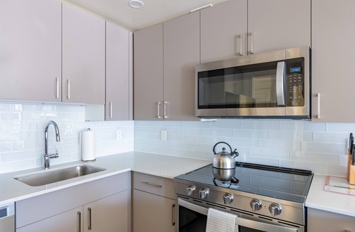 Prudential - St. Botolph Apartment | Modern 1 Bed Apartment in Central Back Bay, Boston