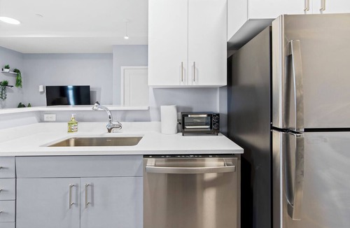 Everett Apartment | Modern 1BR Near Encore Boston 50cg