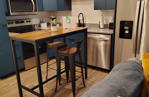 Downtown Columbus Apartment | Modern 1BR Studio - Downtown Access & Pets Welcome