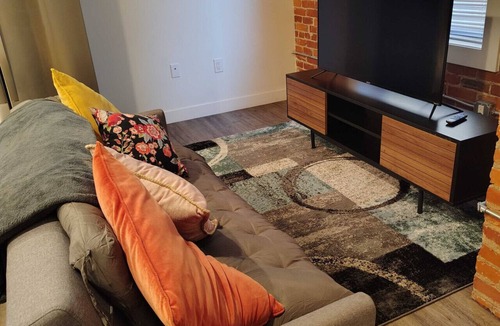 Downtown Columbus Apartment | Modern 1BR Studio - Downtown Access & Pets Welcome