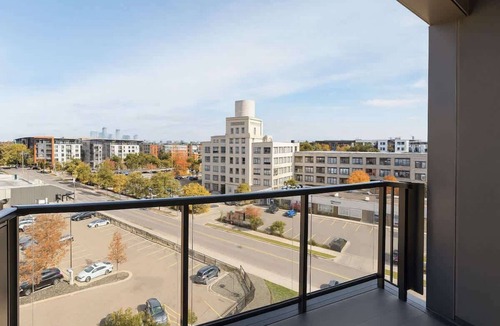 Uptown Apartment | Modern 1BR Uptown Spot Mins from Bde Maka Ska