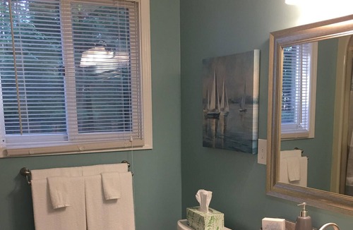 Prudenville House | Modern 2 bedroom home walking distance to Houghton lake. Clean and New.