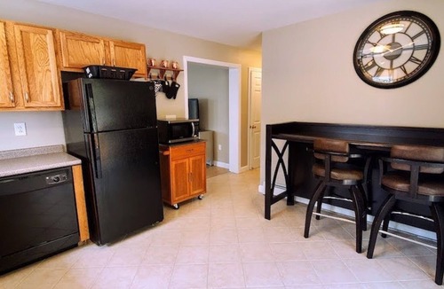 Worcester House | Modern 2 Bedroom Townhouse Near Worcester Hospitals & Medical School