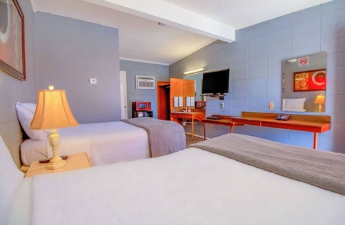 Wheeler Hotel | Modern 2-Queen Option Near Wheeler Paths & Museum + Free Parking