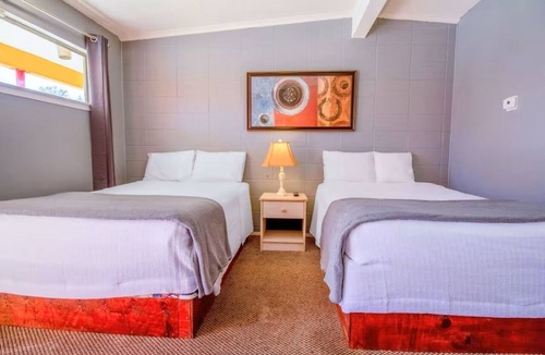 Wheeler Hotel | Modern 2-Queen Option Near Wheeler Paths & Museum + Free Parking