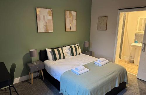 Murthly House | Modern 2BR Blairgowrie Cottage