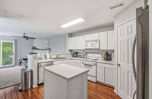 Nashboro Village Condo | Modern 2BR Family Townhome with Golf and Pool Views