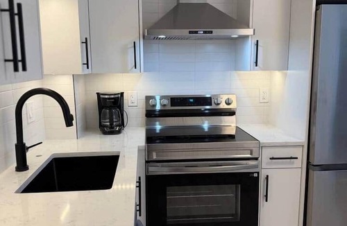 Revere House | Modern 2BR Getaway Near Revere Beach