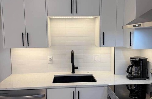 Revere House | Modern 2BR Getaway Near Revere Beach