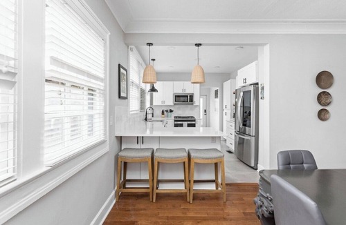 Mapleton/Fall Creek Apartment | Modern 3 Bdrm - Great Location, Deck, Pet Friendly