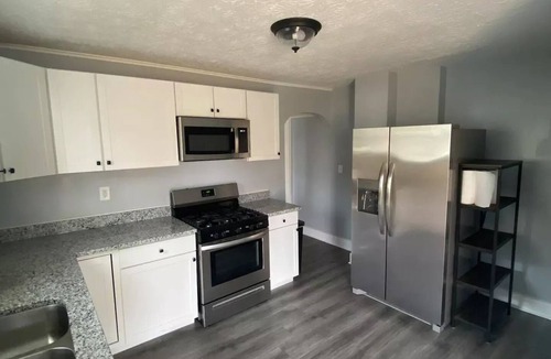Indianapolis House | Modern 3 BR Townhouse Downtown Indy