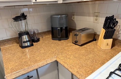 Wanskuck Apartment | Modern 3BR Dual-Unit - Two Full Kitchens & Living Areas
