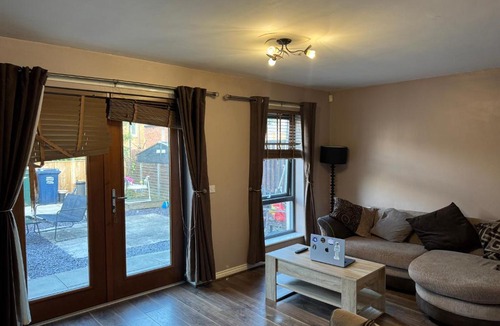 Heaton Apartment | Modern 3BR House with Garden Near City Centre and free Parking