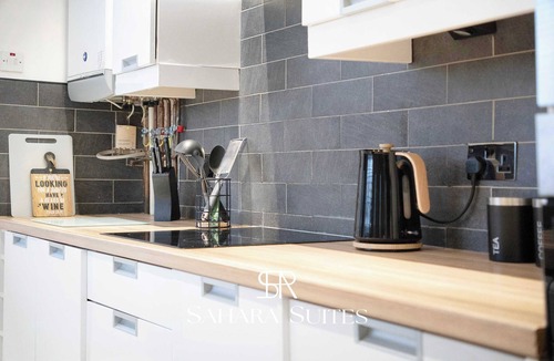 Westoe House | Modern 4BR Home - Sleeps 7 - Beach & Arcades