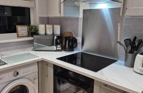 Glasgow Apartment | Modern apartment Glasgow West End, free parking