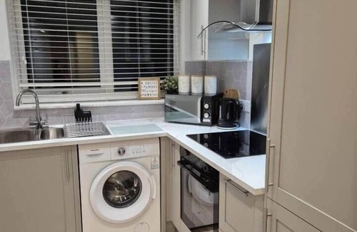Glasgow Apartment | Modern apartment Glasgow West End, free parking