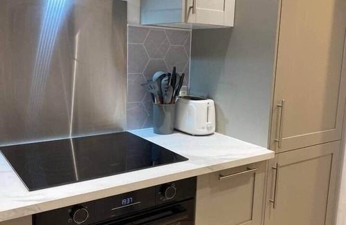 Glasgow Apartment | Modern apartment Glasgow West End, free parking