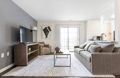 Fort Wayne Apartment | Modern Apartment in Prime Location (ID4293X27)