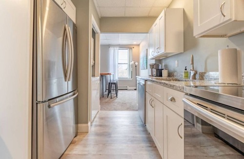 Orono House | Modern Apartment| Peaceful Community