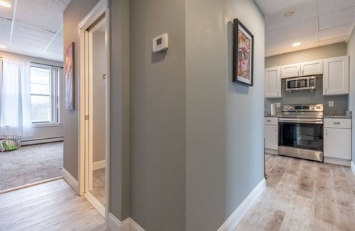 Orono House | Modern Apartment| Peaceful Community