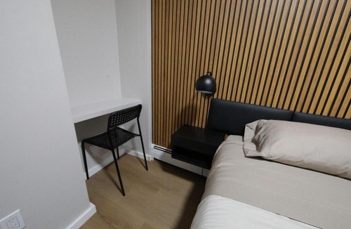 East Boston Apartment | Modern apt in E Boston - Walk to Airport