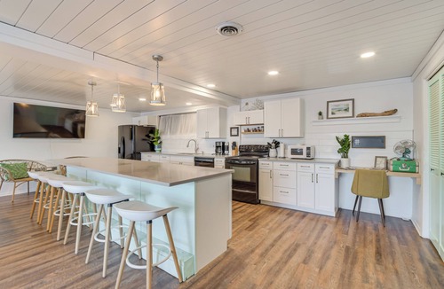 Detroit Lakes Apartment | Modern Apt on Detroit Lake w/Dock Access!