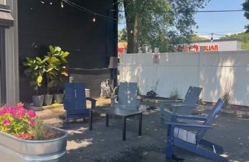 North Muskegon Apartment | Modern Boutique Queen Studio | Near Downtown Muskegon