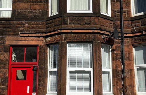 Dumbarton Apartment | Modern Castlegreen Lux Apartment