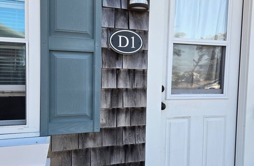 Dennis Port Cottage | Modern, Charming 1-bedroom cottage with ductless AC in Dennisport