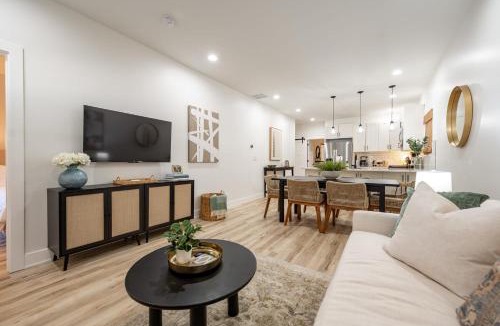 Indianapolis House | Modern Cottage - Near State Fairgrounds - Backyard - Family Friendly