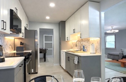 Sioux Falls House | Modern Cozy Brown House | Stylish Stay Near Downtown