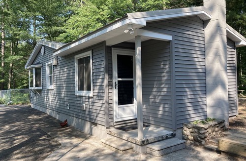 Caseville Cabin | Modern cozy cottage walk to beach and trails