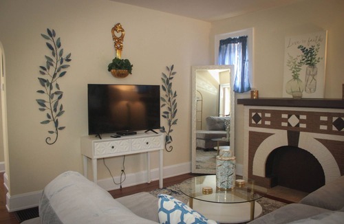 West Price Hill House | Modern cozy getaway 6 miles from Downtown, Cincinnati