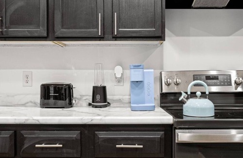 Indianapolis House | Modern & Cozy Indy Stay w/Free Parking