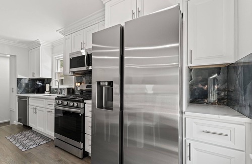 Clawson House | Modern Cozy Retreat