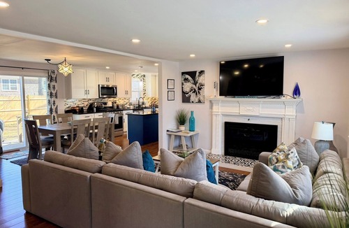 South Yarmouth House | Modern, Dog-Friendly, 4 Bedroom, 2 Bath Home
