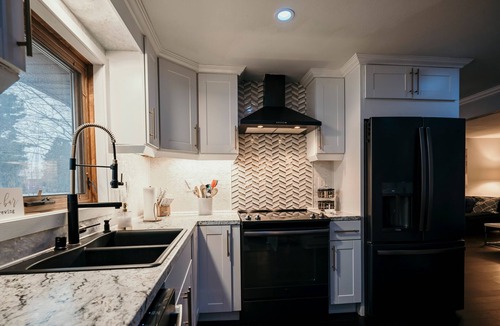 Sturgeon Bay House | Modern Door County Home! Arcades & Theater Room!