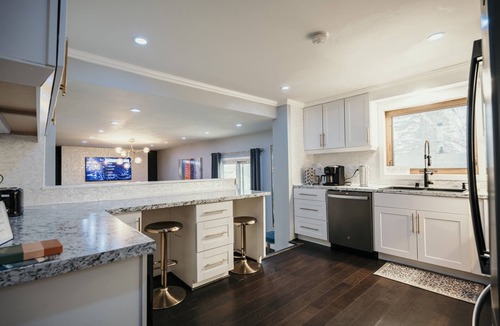 Sturgeon Bay House | Modern Door County Home! Arcades & Theater Room!
