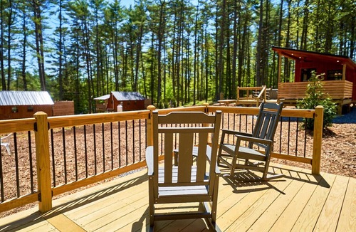 Oxford Cabin | Modern Forest Cabin w/Private Hot Tub & Fire Pit