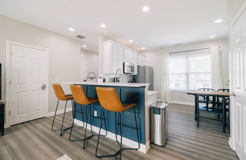 Brush Park House | Modern & Hip 2BD Apt in Central Brush Park!