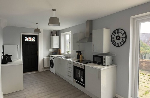 Hetton-le-Hole House | Modern Houghton-le-Spring stay near Durham