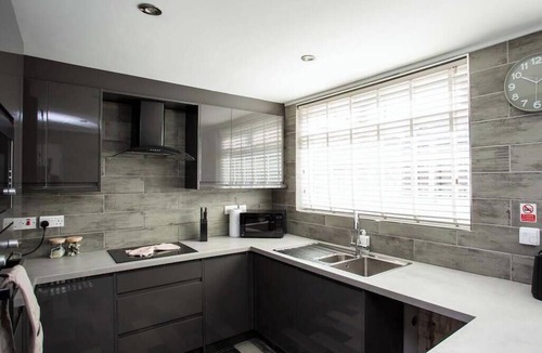 Winlaton Mill House | Modern Interior | 5 Mins to Metro Centre | WiFi