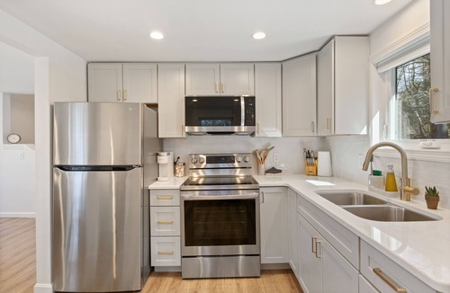Falmouth House | Modern Lake House Close to Portland