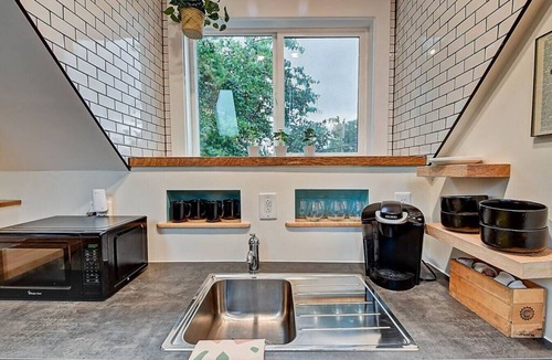 Herron Morton Apartment | Modern-light filled Loft *Hot Tub* Downtown Indy!