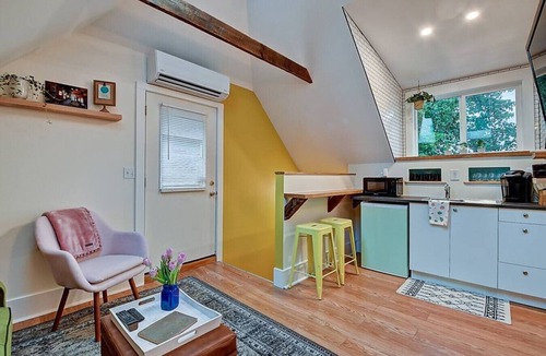 Herron Morton Apartment | Modern-light filled Loft *Hot Tub* Downtown Indy!