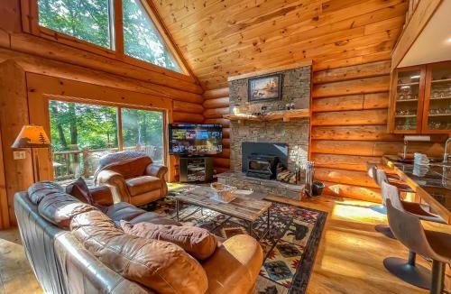 McHenry Villa | Modern Log Cabin: Pet Friendly Hot Tub