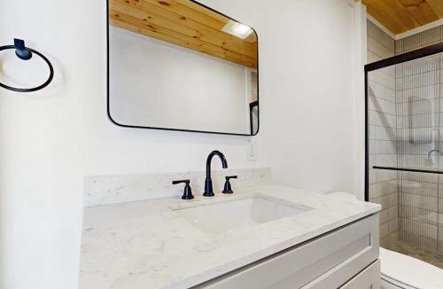 Sandy Point House | Modern Maine cottage with river views, deck, and a convenient washer/dryer
