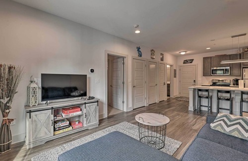 Inglewood Condo | Modern Nashville Condo: 7 Mi to Downtown!