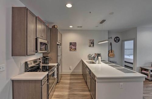 Inglewood Condo | Modern Nashville Condo: 7 Mi to Downtown!